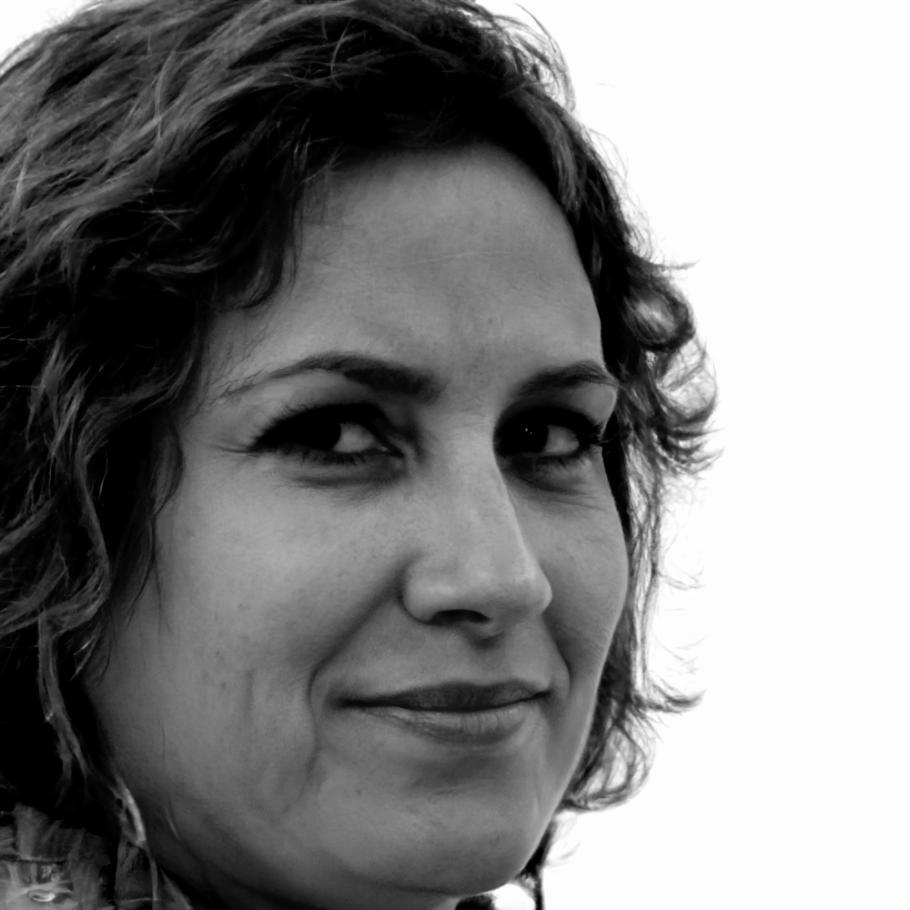 Portrait de Clémence Moreau, experte en analyse budgétaire